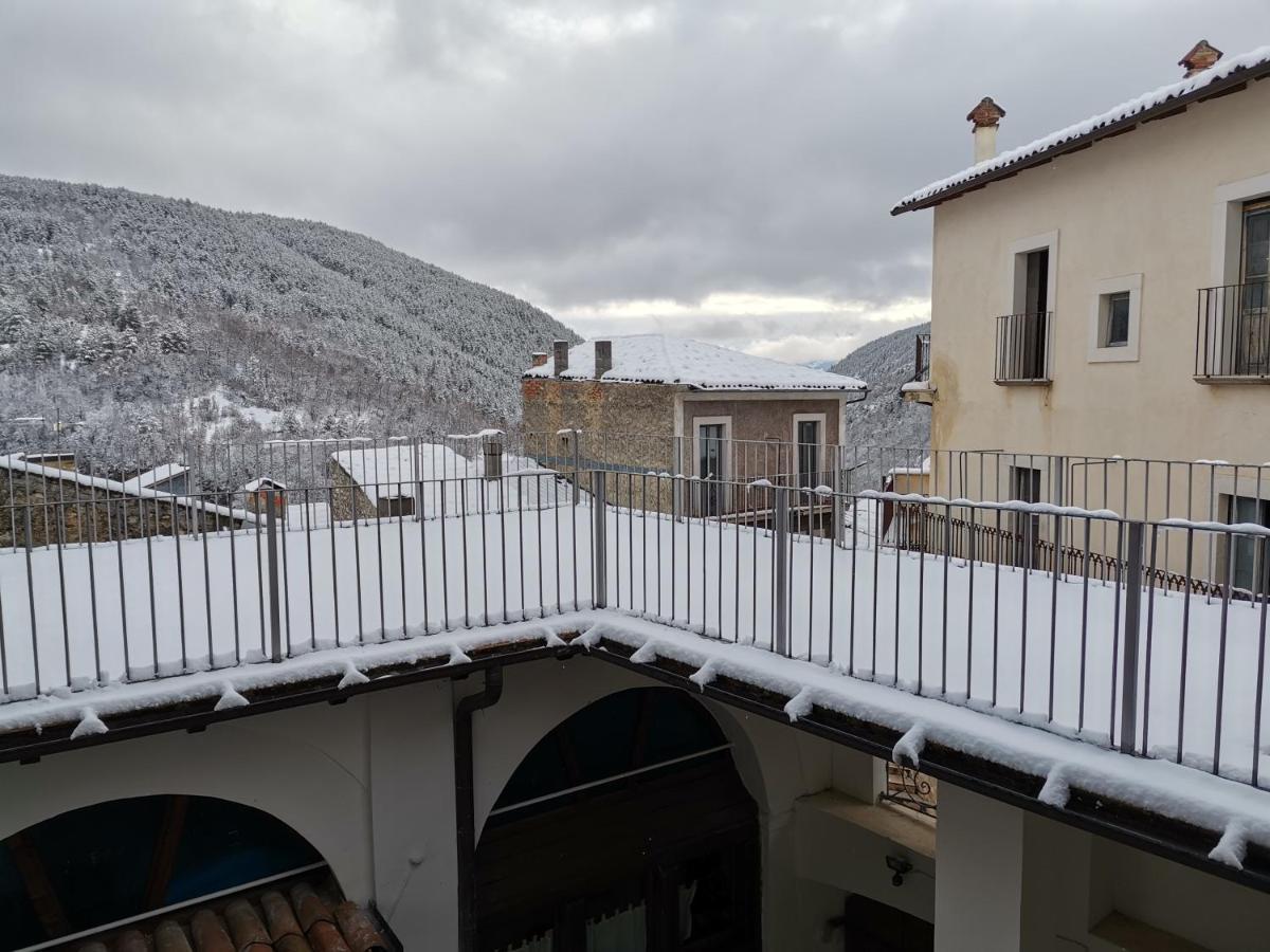 Piazzetta Del Forno Grazioso Bilocale Ad Assergi Buitenkant foto